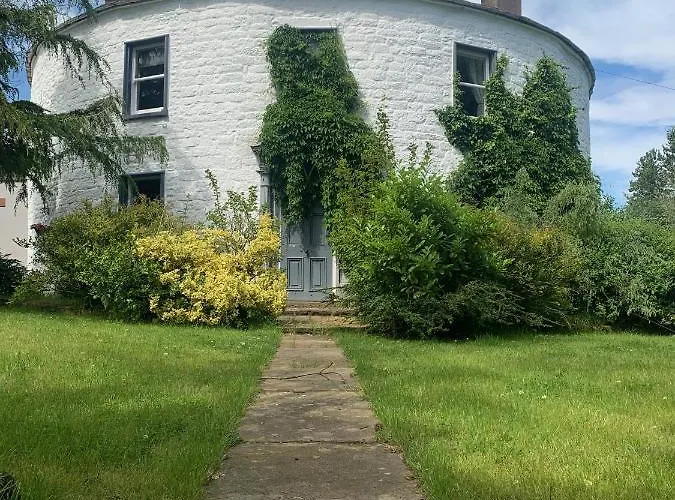 Fiddleback Farm